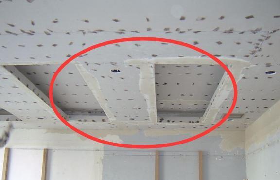 吊顶装石膏板还是水泥板好？邻居这样装，难怪省这么多钱