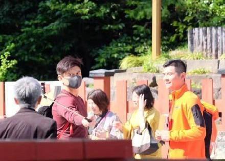 刘诗诗吴奇隆晒甜蜜自拍打脸离婚传言!王者荣耀将开拍真人版剧集