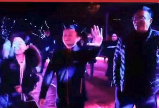 马云开酒吧,半个娱乐圈都被请过来了,得知背后真相后网友忙点赞