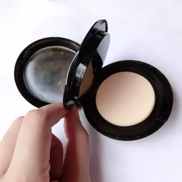 泰国又现网红“断货王”,被称“橡皮擦”,3次皮肤白的堪比换脸