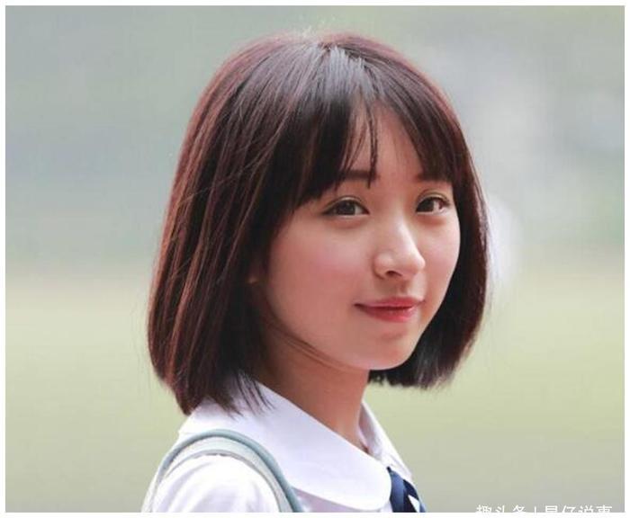 短发中比较流行的几款发型,让你变成精致女孩,颜值堪比校花!