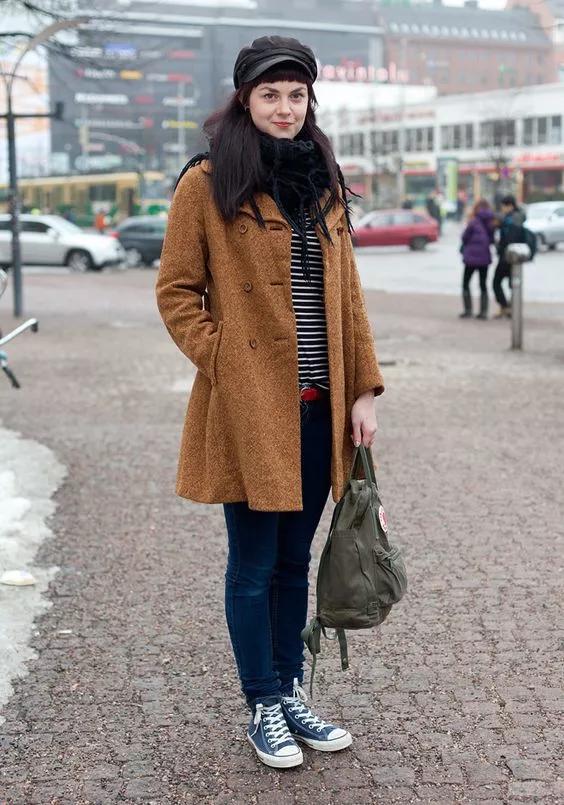 今年大火的焦糖色是什么色？如何搭配比较好看？