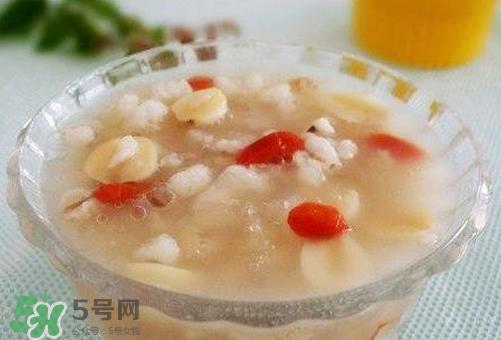 新鲜莲子可以煮粥吗?莲子熬粥需要去芯吗? 新鲜莲子可以煮粥吗?莲子熬粥需要去芯吗?