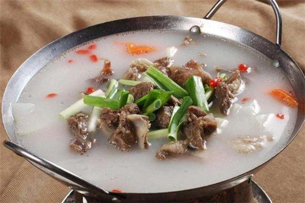 羊肉汤可以每天都喝吗 羊肉汤喝多了会怎么样 羊肉汤可以每天都喝吗 羊肉汤喝多了会怎么样