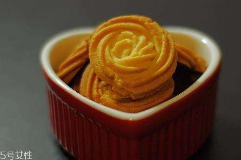 烤箱烤饼干用锡纸用刷油吗 烤箱烤饼干小技巧 烤箱烤饼干用锡纸用刷油吗 烤箱烤饼干小技巧