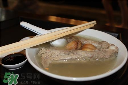 肉骨茶的功效 肉骨茶的作用 肉骨茶的功效 肉骨茶的作用