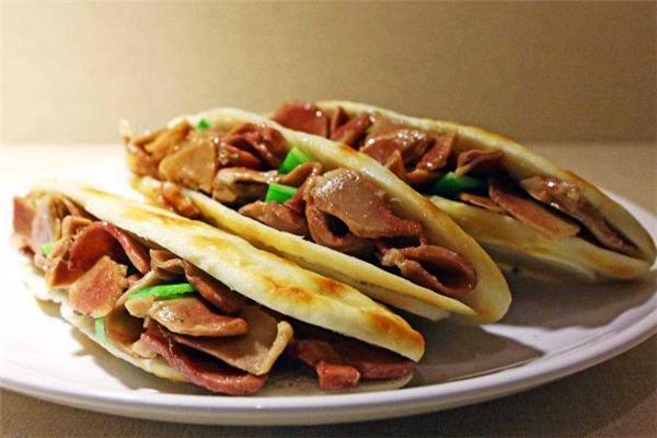 驴肉火烧是哪里的特产 驴肉火烧是真的驴肉吗 驴肉火烧是哪里的特产 驴肉火烧是真的驴肉吗