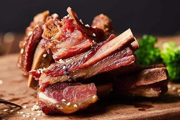 腊肉需要放冰箱冷冻吗 腊肉一般如何保存 腊肉需要放冰箱冷冻吗 腊肉一般如何保存