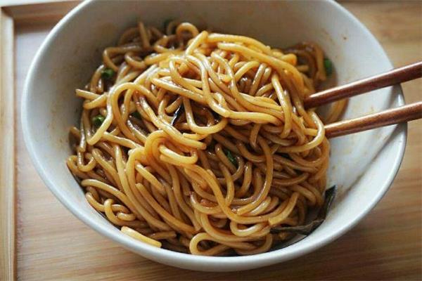 面条发霉了还能吃吗 发霉的面条煮熟能吃吗 面条发霉了还能吃吗 发霉的面条煮熟能吃吗