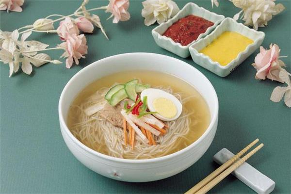 面条发霉了还能吃吗 发霉的面条煮熟能吃吗 面条发霉了还能吃吗 发霉的面条煮熟能吃吗