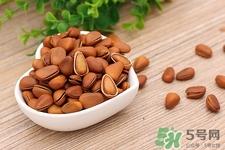 松子和牛奶能一起吃吗?一起吃的话有什么好处 松子和牛奶能一起吃吗?一起吃的话有什么好处