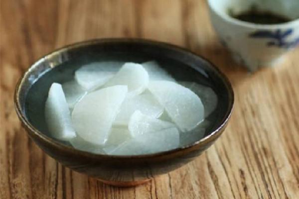 白萝卜煮水喝能止咳化痰吗 白萝卜煮水可以加蜂蜜喝吗 白萝卜煮水喝能止咳化痰吗 白萝卜煮水可以加蜂蜜喝吗