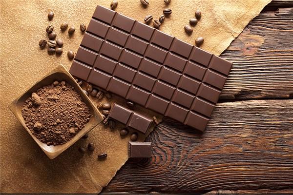 巧克力有保质期限多长 巧克力放冰箱里可以吗 巧克力有保质期限多长 巧克力放冰箱里可以吗