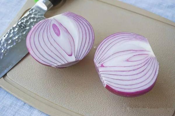 洋葱会回奶吗 洋葱会引起胀气吗 洋葱会回奶吗 洋葱会引起胀气吗