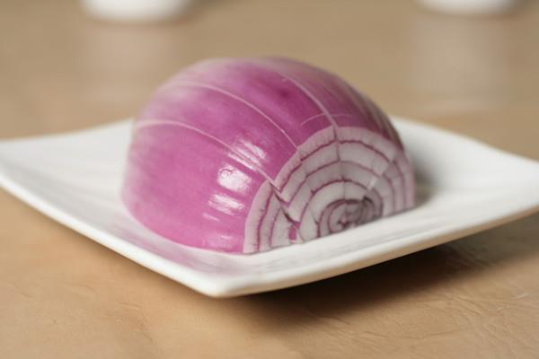 洋葱会回奶吗 洋葱会引起胀气吗 洋葱会回奶吗 洋葱会引起胀气吗