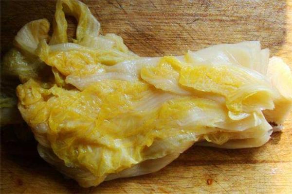 孕妇能吃酸菜吗 哪些人不能吃酸菜 孕妇能吃酸菜吗 哪些人不能吃酸菜