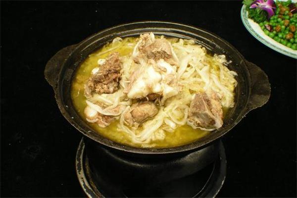 孕妇能吃酸菜吗 哪些人不能吃酸菜 孕妇能吃酸菜吗 哪些人不能吃酸菜