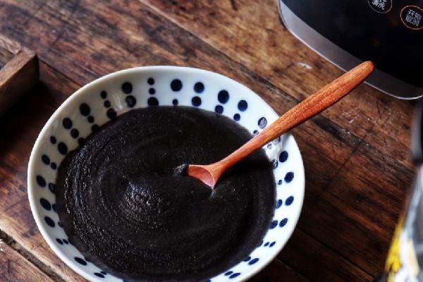 黑芝麻糊适合减肥的人吃吗 黑芝麻糊的热量是多少 黑芝麻糊适合减肥的人吃吗 黑芝麻糊的热量是多少