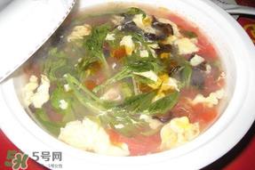 香椿能和西红柿一起吃吗?香椿和西红柿一起吃好吗? 香椿能和西红柿一起吃吗?香椿和西红柿一起吃好吗?