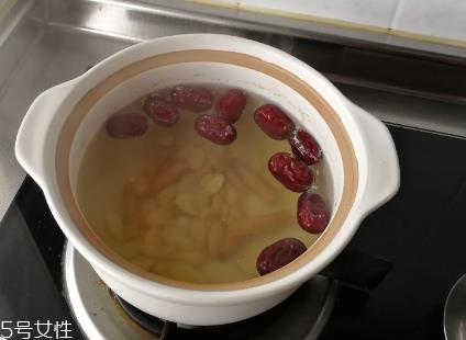 黄芪是大的好还是小的好?好坏跟大小无关 黄芪是大的好还是小的好?好坏跟大小无关