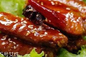 啤酒鸡翅和可乐鸡翅哪个好吃 按个人口味决定 啤酒鸡翅和可乐鸡翅哪个好吃 按个人口味决定