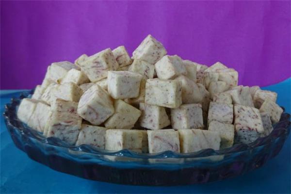 槟榔芋和芋头一样吗 槟榔芋头和荔浦芋头的区别 槟榔芋和芋头一样吗 槟榔芋头和荔浦芋头的区别