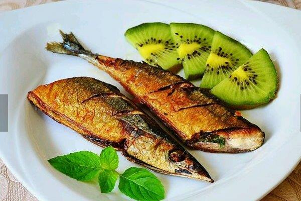 秋刀鱼有毒吗 秋刀鱼解冻后有点烂的肉能吃吗 秋刀鱼有毒吗 秋刀鱼解冻后有点烂的肉能吃吗