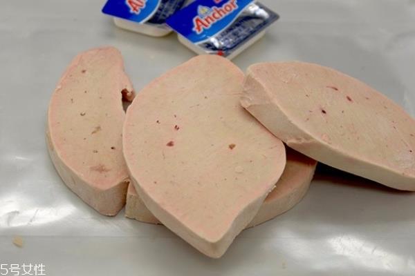 鹅肝怎么取出来的 杀鹅取肝 鹅肝怎么取出来的 杀鹅取肝