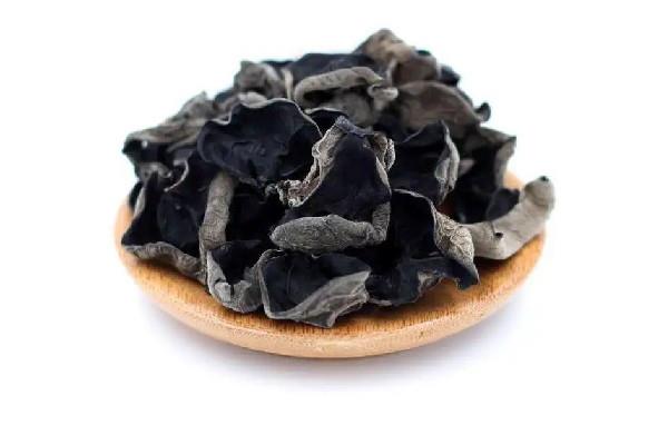 干木耳有霉味还能吃吗 干木耳有刺鼻的味道怎么回事 干木耳有霉味还能吃吗 干木耳有刺鼻的味道怎么回事