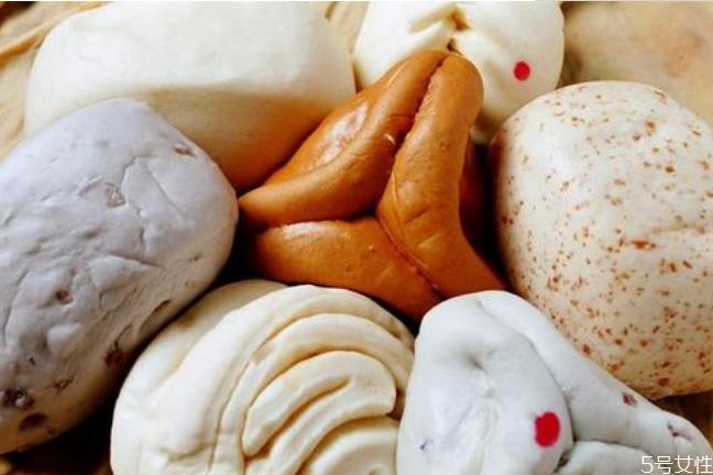 老面馒头发黄怎么补救 蒸好的馒头酸补救方法 老面馒头发黄怎么补救 蒸好的馒头酸补救方法