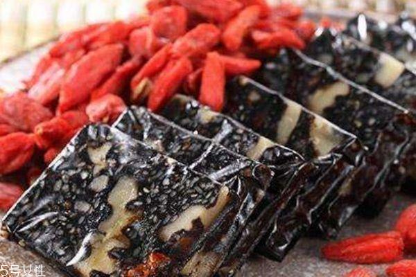 阿胶糕吃多了会上火吗 服用阿胶糕要注意