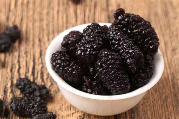 桑葚和玉米须能一起泡水喝吗 功效非常多