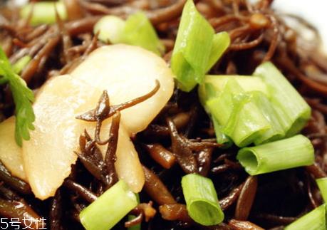 羊栖菜孕妇可以吃吗 羊栖菜的宜忌人群 羊栖菜孕妇可以吃吗 羊栖菜的宜忌人群