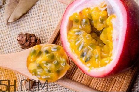 百香果能和柿子一起吃吗?百香果不能和什么一起吃 百香果能和柿子一起吃吗?百香果不能和什么一起吃