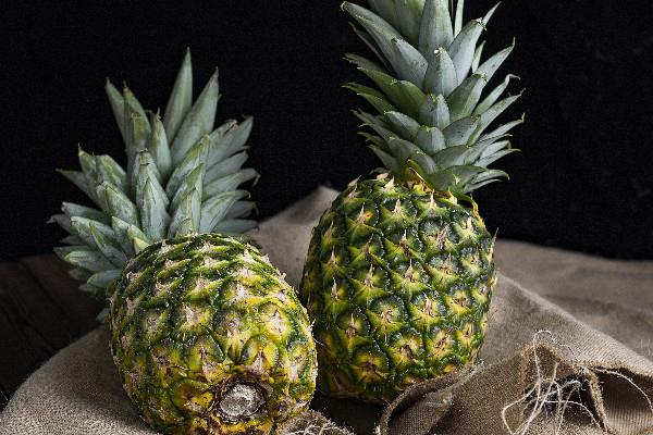 菠萝没熟能吃吗 菠萝没熟切开怎么催熟 菠萝没熟能吃吗 菠萝没熟切开怎么催熟