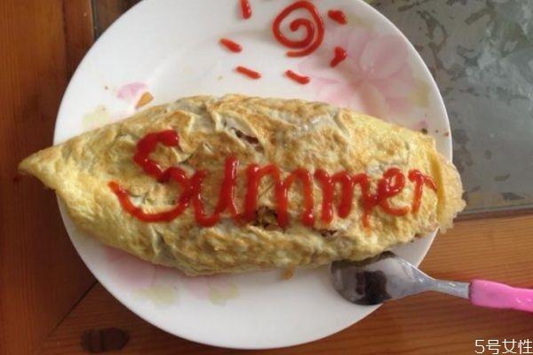 蛋包饭的美味做法 如何自制蛋包饭 蛋包饭的美味做法 如何自制蛋包饭