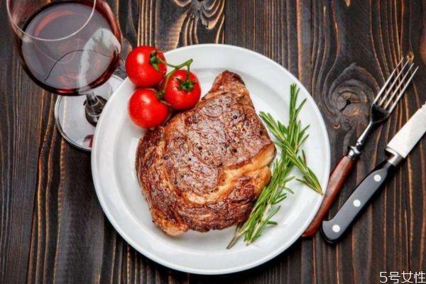 普通的牛肉可以做牛排吗 牛排一般用什么牛肉做 普通的牛肉可以做牛排吗 牛排一般用什么牛肉做