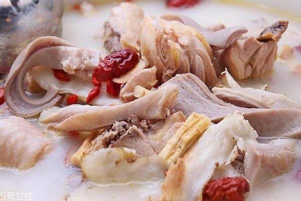 什么是猪肚鸡 猪肚鸡有什么做法呢 什么是猪肚鸡 猪肚鸡有什么做法呢
