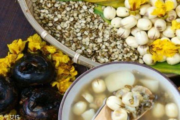 莲子发黑了能不能吃 视情况而定