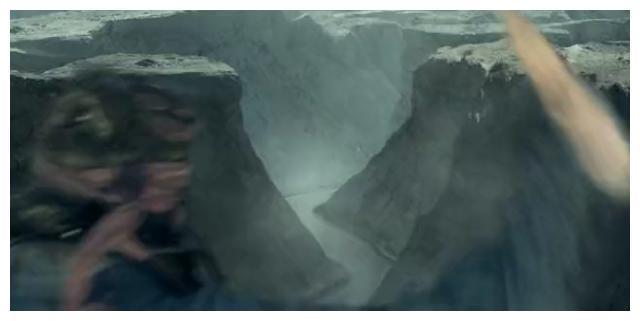 秦始皇看到这块石头，为何下令，杀光方圆百里人兽，焚尽树木？