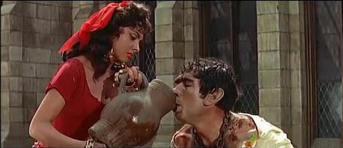 巴黎圣母院是面镜子，照出人类的嘴脸和命运