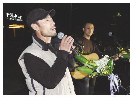 曾经红极一时的旭日阳刚，为何销声匿迹了，网友：没热度蹭了！