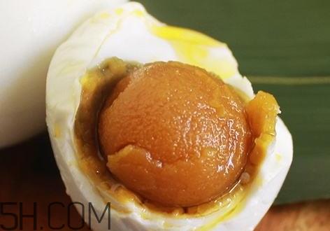 一斤咸鸭蛋放多少盐 十斤咸鸭蛋放多少盐 一斤咸鸭蛋放多少盐 十斤咸鸭蛋放多少盐