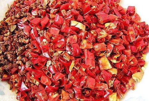 火锅用什么辣椒 选用干辣椒 火锅用什么辣椒 选用干辣椒