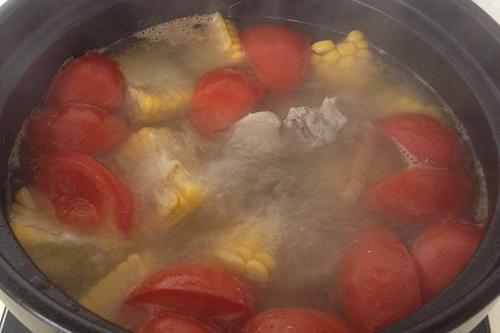 番茄排骨汤用什么排骨 番茄排骨汤有什么营养 番茄排骨汤用什么排骨 番茄排骨汤有什么营养