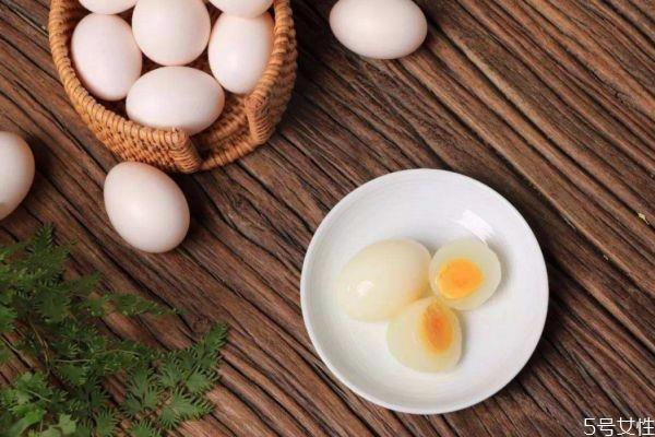 鸽子蛋适合什么人吃呢 鸽子蛋如何选购呢 鸽子蛋适合什么人吃呢 鸽子蛋如何选购呢