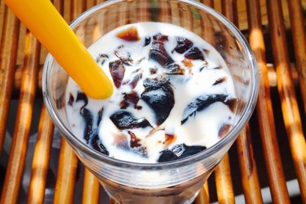 烧仙草的做法 烧仙草和龟苓膏的区别