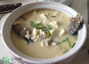 鲫鱼汤怎么做才白?鲫鱼汤怎么熬成奶白色? 鲫鱼汤怎么做才白?鲫鱼汤怎么熬成奶白色?