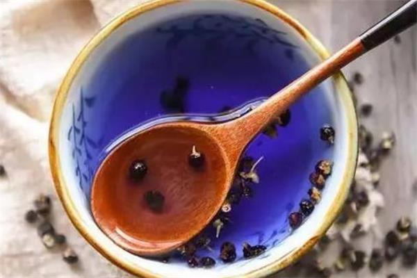 黑枸杞能治疗白发吗 黑枸杞加什么可以治疗白发