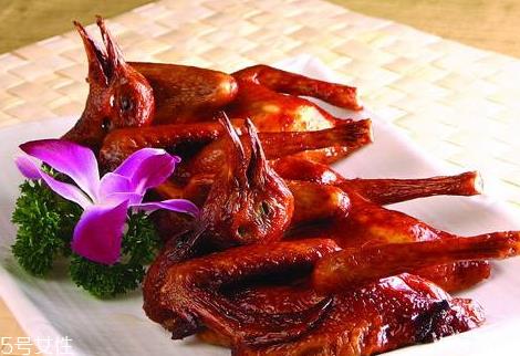 微波炉烤鸽子多长时间 20分钟左右搞定 微波炉烤鸽子多长时间 20分钟左右搞定